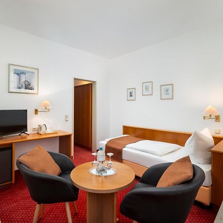 Arkaden Hotel Келкайм Екстериор снимка