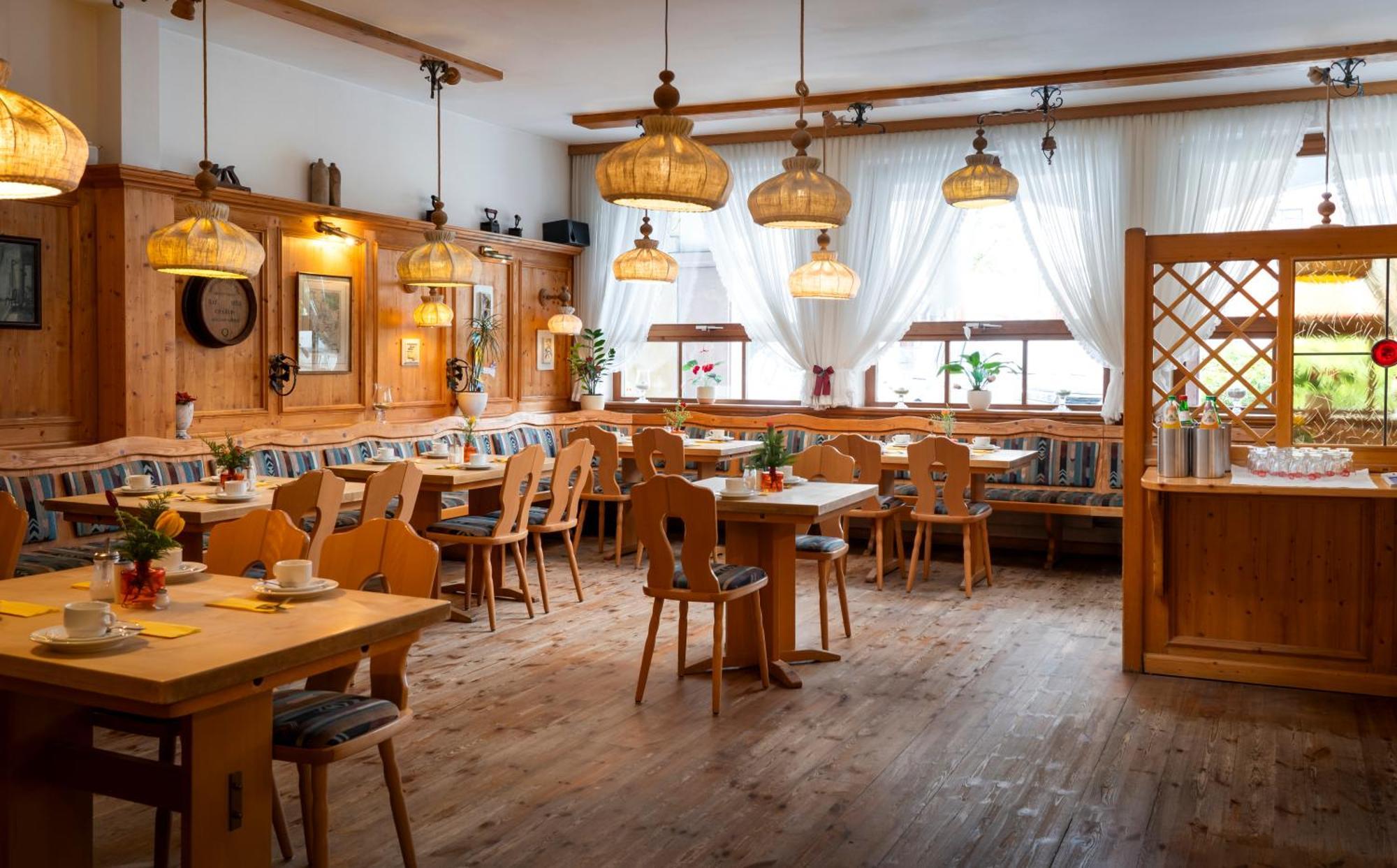 Arkaden Hotel Келкайм Екстериор снимка