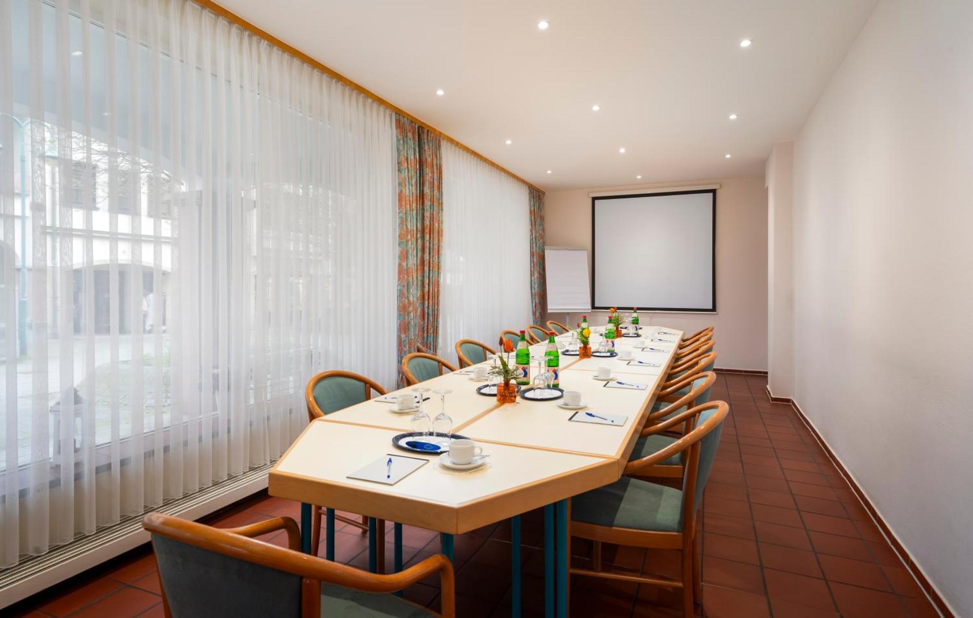 Arkaden Hotel Келкайм Екстериор снимка