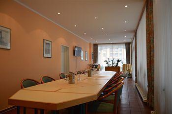 Arkaden Hotel Келкайм Екстериор снимка