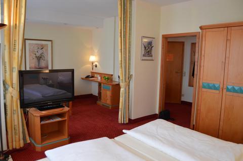 Arkaden Hotel Келкайм Екстериор снимка