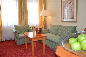 Arkaden Hotel Келкайм Екстериор снимка